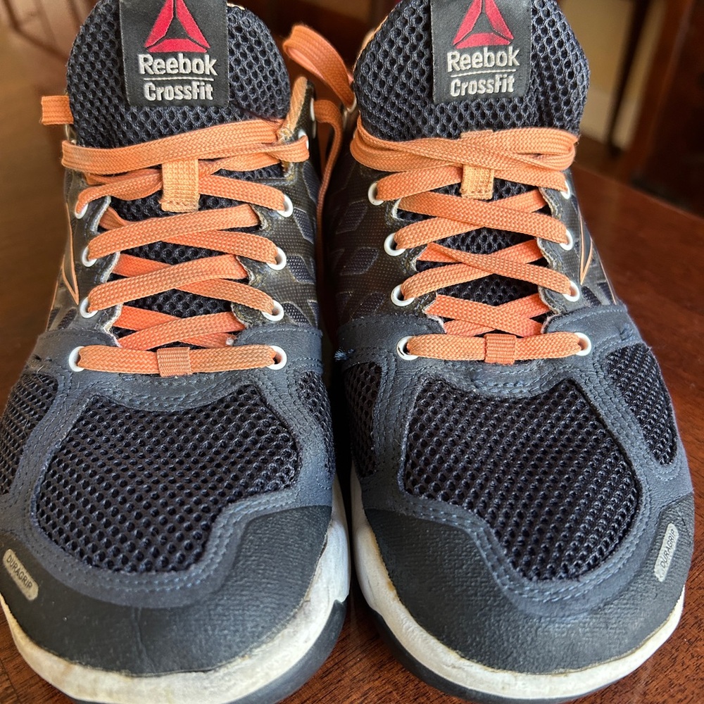 Reebok crossFit ladies, sneakers size 7 1/2 gray with orange trim, Dura grip